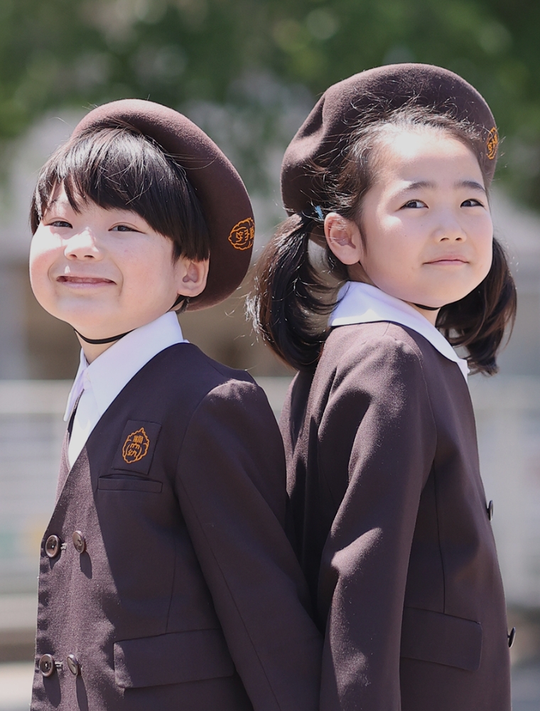 男の子と女の子の園児